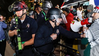 ديموقراطية أميركا تحت قدمَي إسرائيل