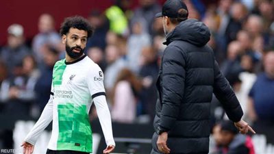 أسطورة إنجلترا: أتفهم صلاح في مشادته مع كلوب وما حدث عار