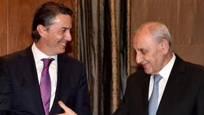 هوكستين عائد... وباريس تملأ الفراغ