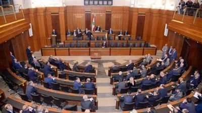 لبنان ينتظر ويحتضر: مآزق 