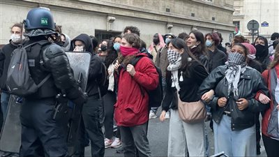 الاحتجاجات التضامنية مع غزة تغطي الجامعات الأوروبية..والسلطات تعتقل الطلاب