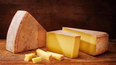 البارميزان ذهب إيطاليا اللذيذ.. جبن بارما الذي يحميه القانون الأوروبي