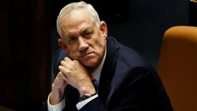 بعد تحرير 4 رهائن... غانتس يأجل قرار استقالته!