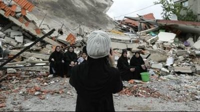 نازحو الجنوب يزورون قبور أمواتهم: العودة ليست قريبة