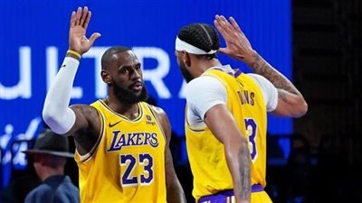 مدربٌ جديد لليكرز... وما علاقة ليبرون جيمس؟