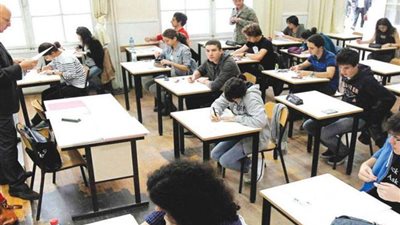 تعديل توصيف المواد يطعن بالامتحانات.. والطيران الإسرائيلي يرعب الطلاب