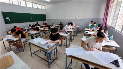 رئيس المنطقة التربوية جنوباً: طلاب الشهادة الثانوية العامة يقاومون  بامتحاناتهم اليوم تربوياً