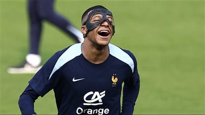 مبابي: مستعدّ للتضحية بأنفي مرة أخرى