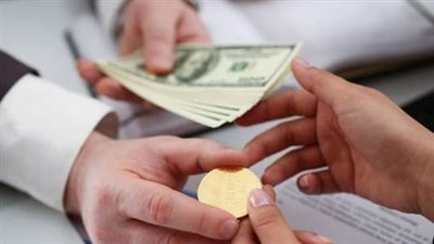 الصرّافون يوسّعون نطاق عملهم: بديلٌ عن الدولار