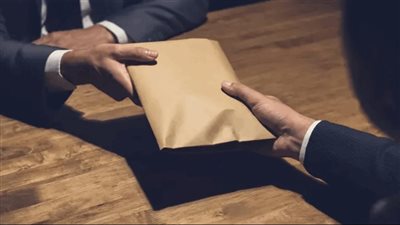 شقيق الوزير ونقيب خبراء المحاسبة بين المتورطين في فضيحة رشى