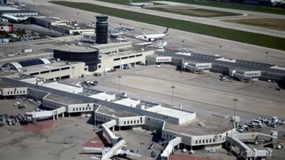 الحرس الثوريّ يخرج عن صمته: لا نستخدم مطار بيروت!