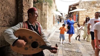 سياحةٌ في الحرب... كم سيُحقّق لبنان هذا الصيف؟