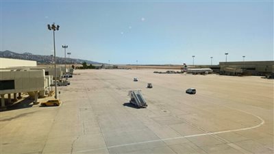 تعديل شركات الطيران لرحلاتها يتوالى... والساعون للمغادرة السريعة أقل من 5%