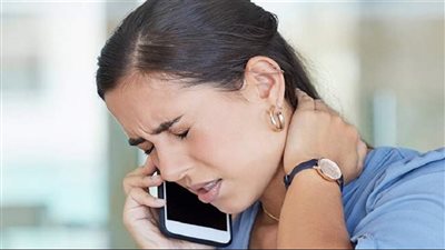 ما هي أسباب آلام الرقبة؟.. وكيف يمكن معالجتها؟