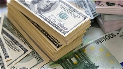 الدولار يتراجع في الإقتصاد العالميّ... ماذا يعني ذلك؟