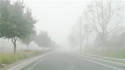  طقس صيفي رطب مع تشكل ضباب على الجبال