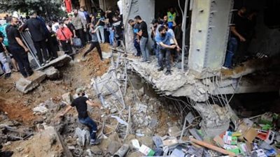 إسرائيل تسقط 