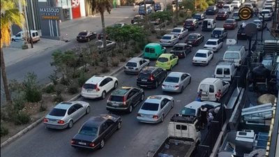 إزدحام في صيداً على محطات الوقود والأفران والبعض منها اقفل بالرغم من وجود مخزون وأمن الدولة تتحرك منعاً لاي احتكار!