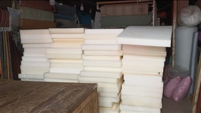 محضرا ضبط في حق أصحاب مستودعات في منطقة صيدا لبيعهم الفرش بأسعار مرتفعة