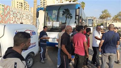 نقل عدد من النازحين إلى مراكز إيواء بمبادرة من مؤسسة معروف سعد بالتعاون مع وزارة الشؤون الاجتماعية