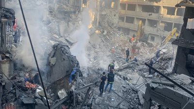 بالفيديو: دمارٌ هائل في استهداف منطقة البسطا وسط بيروت... من المُستهدف؟