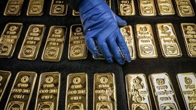 الذهب يواصل هبوطه... وما علاقة إتفاق 