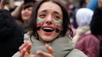 بعد انهيار نظام الأسد... آلاف السوريين يغادرون لبنان إلى ديارهم