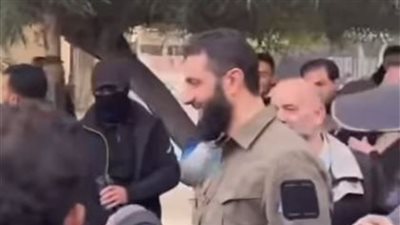 الجولاني يطلب من فتاة تغطية شعرها... إليكم القصة كاملة! (فيديو)