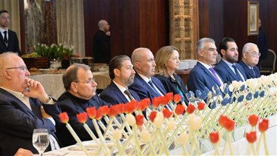  بالصور- لقاء بين هوكشتاين والمعارضة في دارة مخزومي