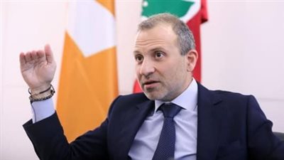 جبران باسيل بين 