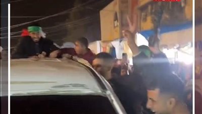 ظهور مقاتلي حماس بين عامة الناس في شوارع غزة (فيديو)