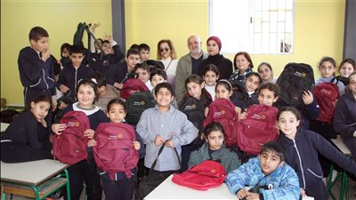 حقائب مدرسية من 