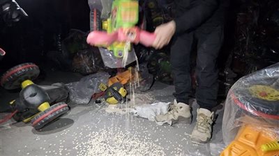 الكبتاغون يغزو دراجات الأطفال... ضبط مستودع ضخم في سوريا (صور)