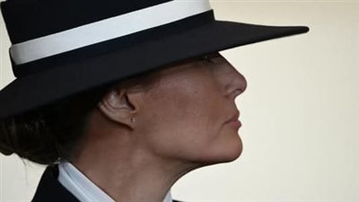 قبعة ميلانيا خطفت الأنظار... فما 