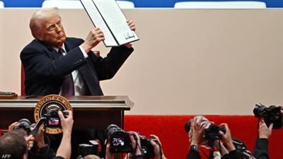 ترامب يوقع أمراً بالانسحاب من منظمة الصّحة العالمية