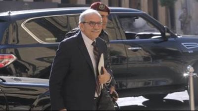 جولة الاستشارات الأولى: لحكومة اختصاصيين ورسائل إلى الثنائي