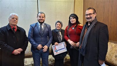 بالصور : تكريم الناشطة الصيداوية رقية بركات بشهادتي سفيرة ومستشارة للسلام من د. إبراهيم المجذوب رئيس المنظمة الدولية للسلام