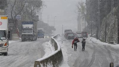 ساعات تفصل لبنان عن 