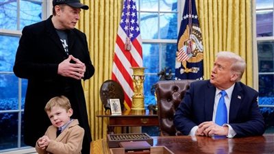 بسبب ابن ماسك... ترامب يأمر بإزالة المكتب الرئاسي! (فيديو)