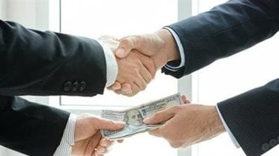 حضورٌ مضبوط للموظّفين... والرّشاوى توقّفت!