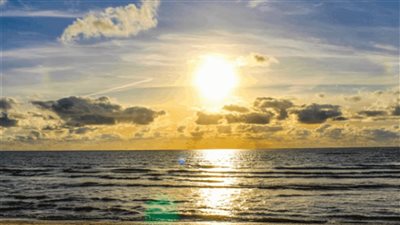 طقس دافئ جدًا مع ارتفاع كبير في درجات الحرارة