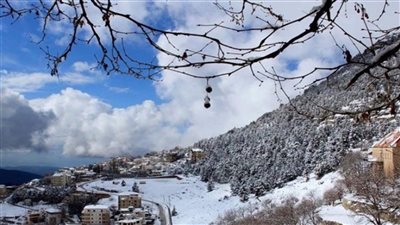  حرارة باردة جدا وثلوج على هذا الارتفاع...