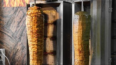 حالة بعضهم حرجة... أكثر من 300 شخص تسمّموا بالشاورما