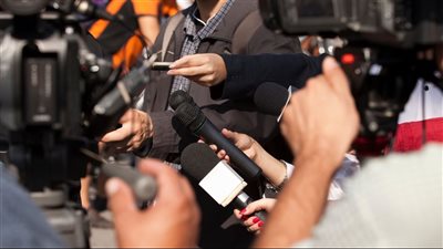 رواتب متآكلة وفرص شبه معدومة.. الصحافيون اللبنانيون تحت ضغط الأزمة الاقتصادية