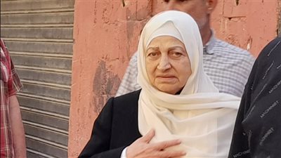 بهية الحريري قدمت التعازي لعائلة الشهيد حسن فرحات في صيدا