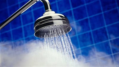 خبراء: الاستحمام في الصباح بدلاً من المساء يُعتبر 