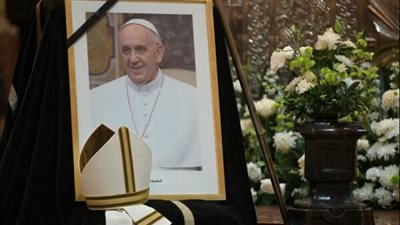 رحل البابا فرنسيس فمن سيتجرأ على حمل الشعلة؟