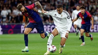 من يحقق الدوري الإسباني 2024-2025؟... معركة طاحنة بين ريال مدريد وبرشلونة