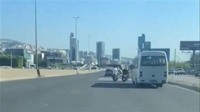 في ضبية.. حاول قتله على دراجة نارية! (فيديو)