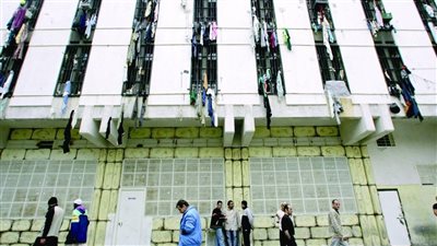 أعمال شغب... السجناء يُطالبون بـ